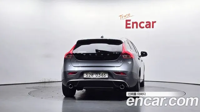 Volvo V40 — фото 4