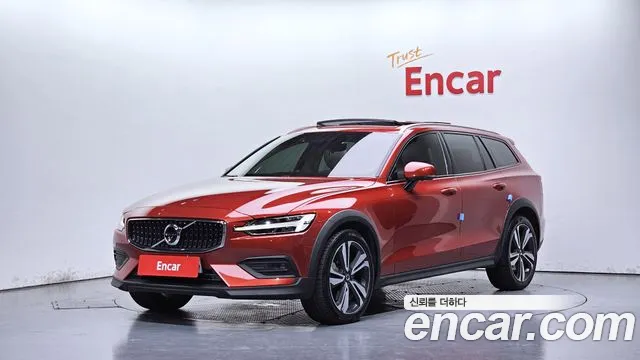 Volvo V60 — фото 1