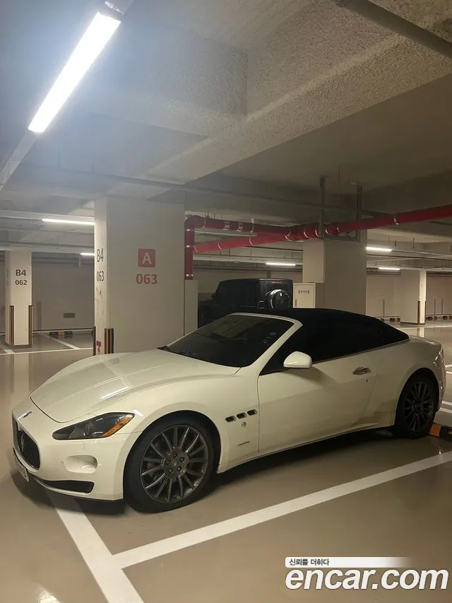 Maserati Gran Cabrio — фото 1