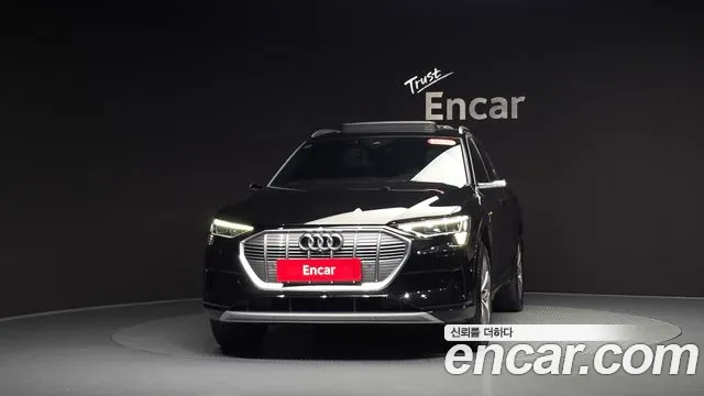 Audi e-tron — фото 3