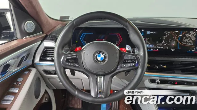 BMW XM — фото 13