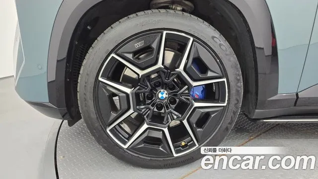 BMW XM — фото 4