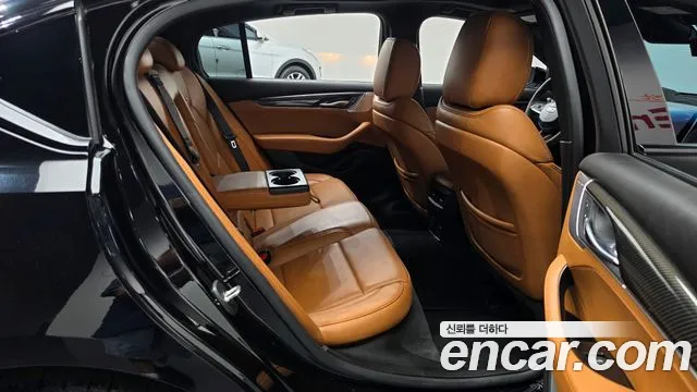 Cadillac CT5 — фото 11