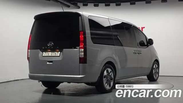Hyundai Staria — фото 2