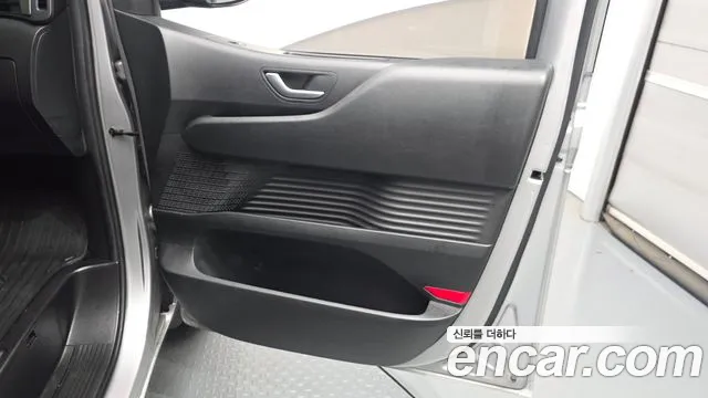 Hyundai Staria — фото 25