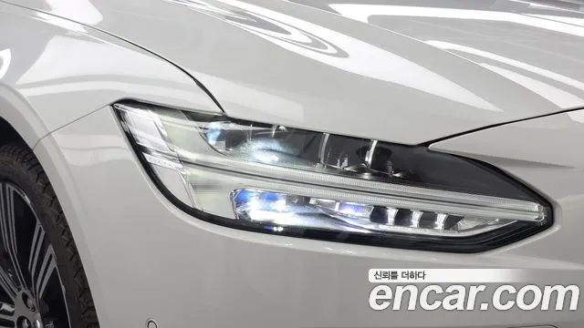Volvo S90 — фото 22