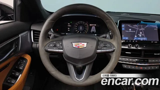 Cadillac CT5 — фото 13