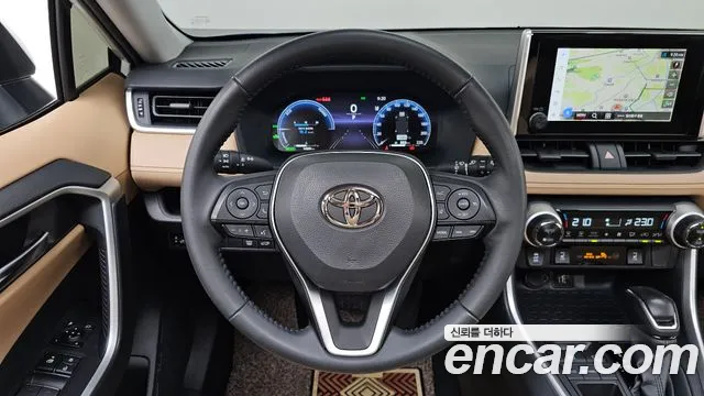 Toyota RAV4 — фото 12