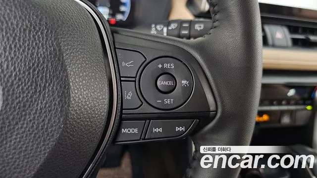 Toyota RAV4 — фото 18