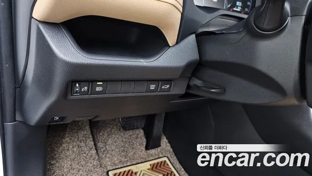 Toyota RAV4 — фото 19