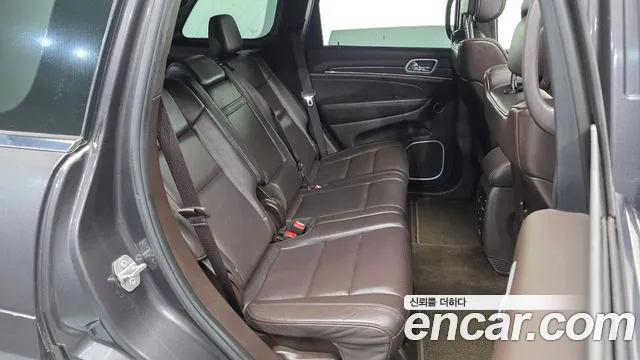 Jeep Cherokee — фото 12