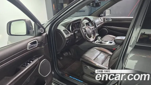 Jeep Cherokee — фото 10