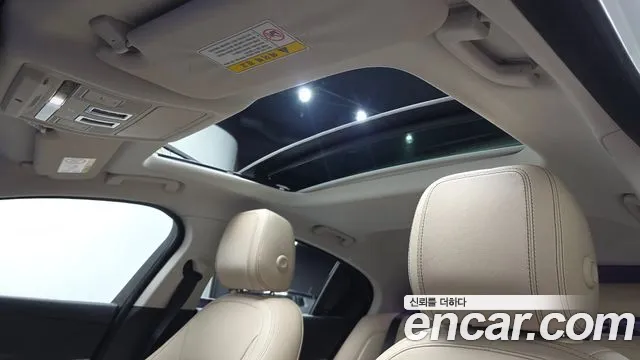 Jaguar XE — фото 18
