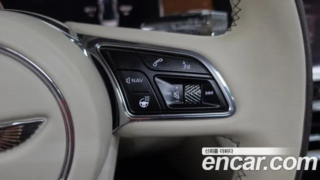 Bentley Flying Spur — фото 17