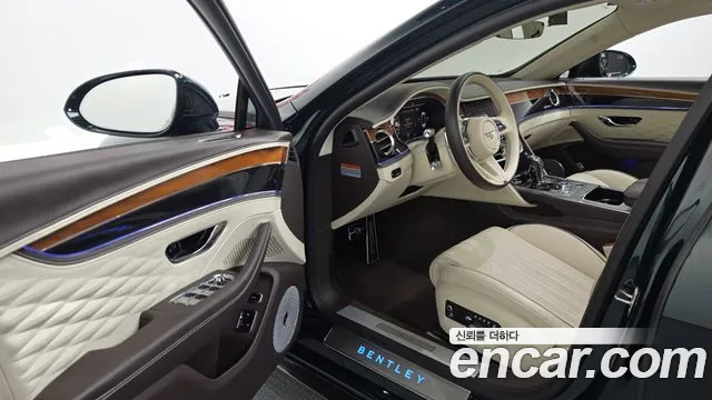 Bentley Flying Spur — фото 10