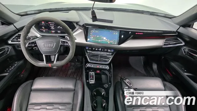 Audi e-tron GT — фото 6