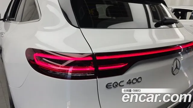 Mercedes-Benz EQC — фото 23