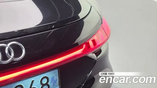 Audi e-tron GT — фото 23