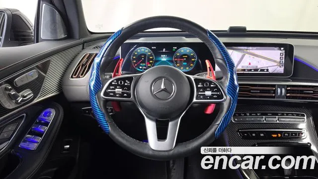 Mercedes-Benz EQC — фото 13