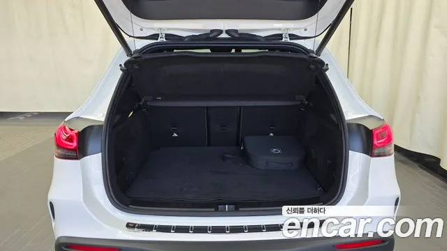Mercedes-Benz EQA — фото 18