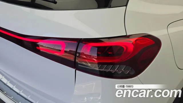 Mercedes-Benz EQA — фото 23
