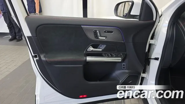 Mercedes-Benz EQA — фото 24