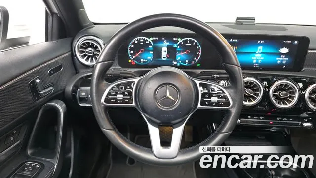 Mercedes-Benz A-Class — фото 12