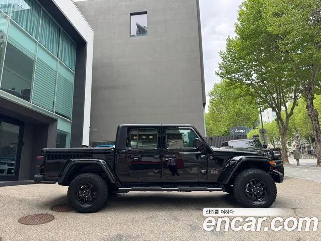 Jeep Gladiator — фото 1
