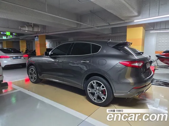 Maserati Levante — фото 9