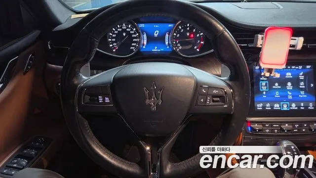 Maserati Quattroporte — фото 11