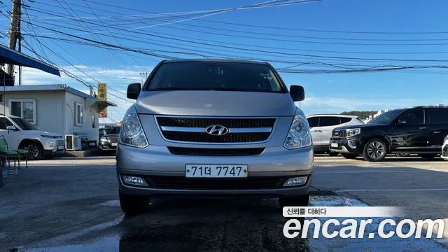 Hyundai Starex — фото 1