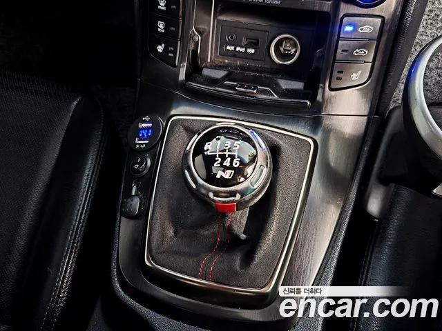 Hyundai Genesis — фото 9