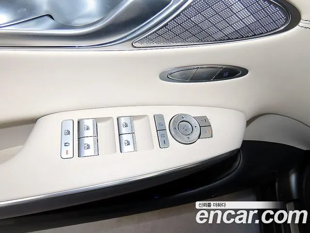 Genesis GV70 — фото 13