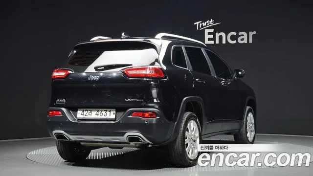 Jeep Cherokee — фото 2
