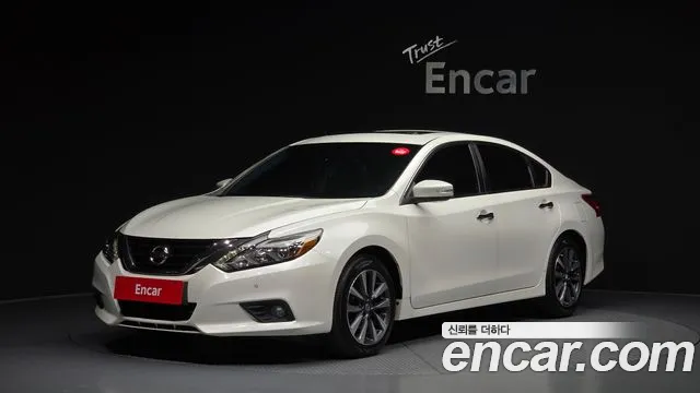 Nissan Altima — фото 1