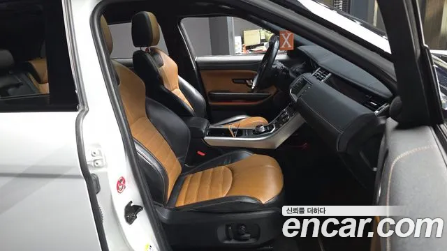 Land Rover Range Rover Evoque — фото 11