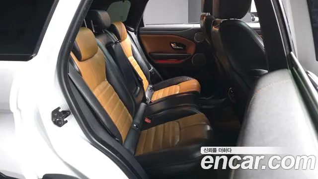 Land Rover Range Rover Evoque — фото 12