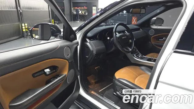 Land Rover Range Rover Evoque — фото 10