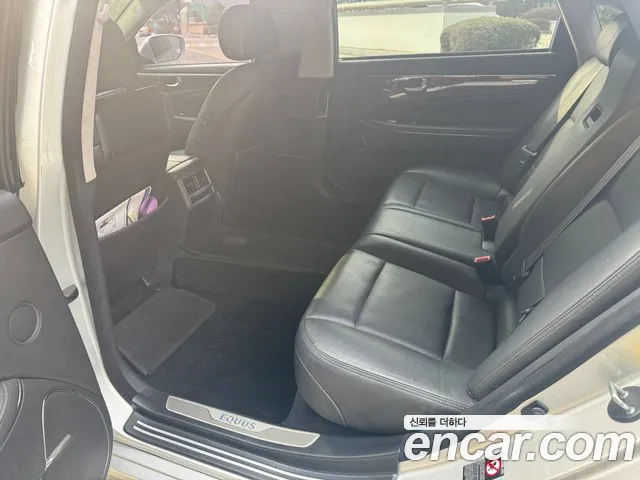 Hyundai Equus — фото 9