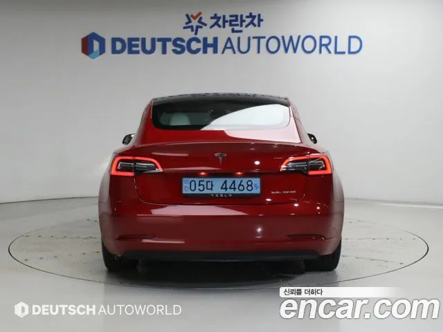 Tesla Model 3 — фото 4
