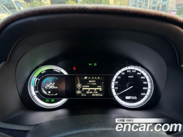 Kia Niro — фото 11