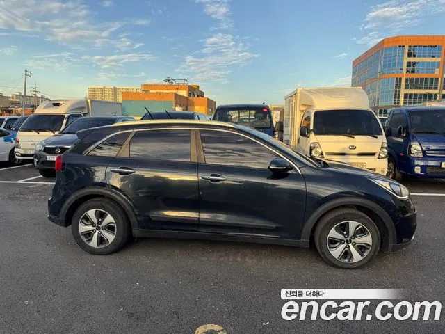 Kia Niro — фото 3
