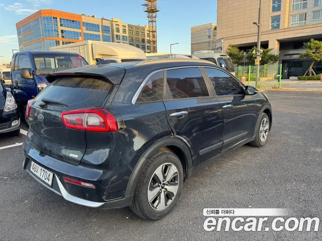 Kia Niro — фото 4