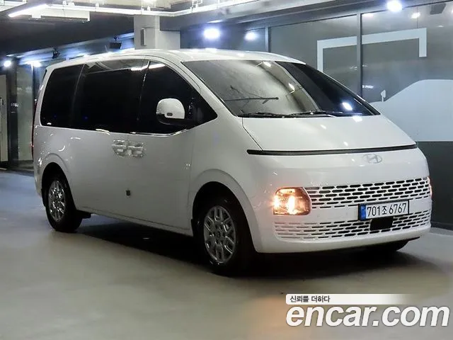 Hyundai Staria — фото 1