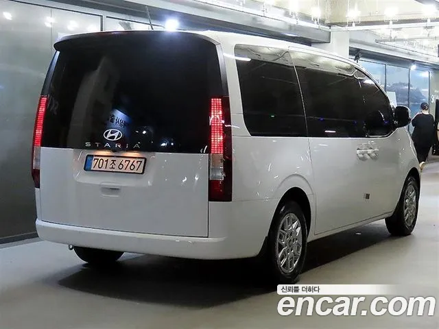 Hyundai Staria — фото 2