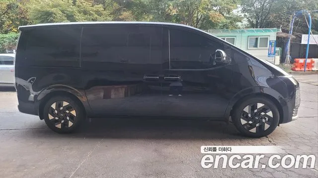 Hyundai Staria — фото 1