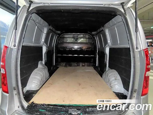 Hyundai Starex — фото 12