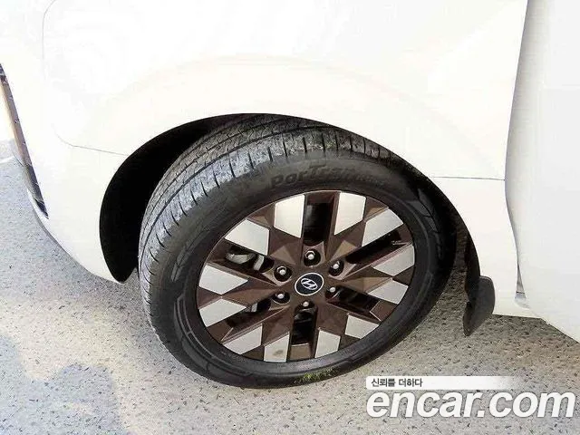 Hyundai Staria — фото 19