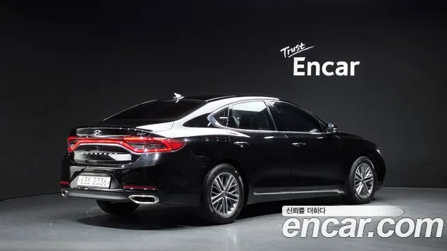 Hyundai Grandeur — фото 1
