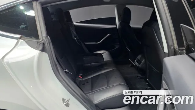 Tesla Model 3 — фото 12